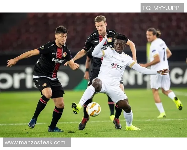 尤文图斯大胜波尔图红牌事件引发战术分析与全场热议