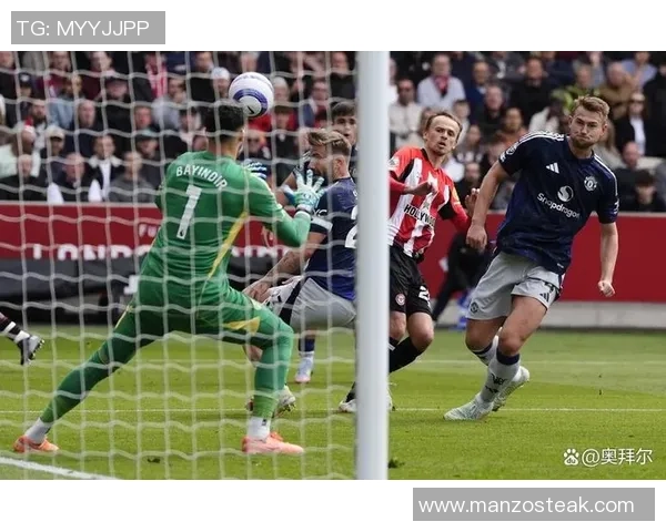 欧联杯曼联逆转AC米兰绝杀瞬间引发争议判罚全场沸腾