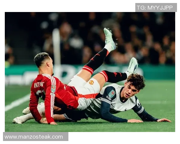 西甲焦点战尤文图斯与曼联握手言和绝杀瞬间引发全场热议